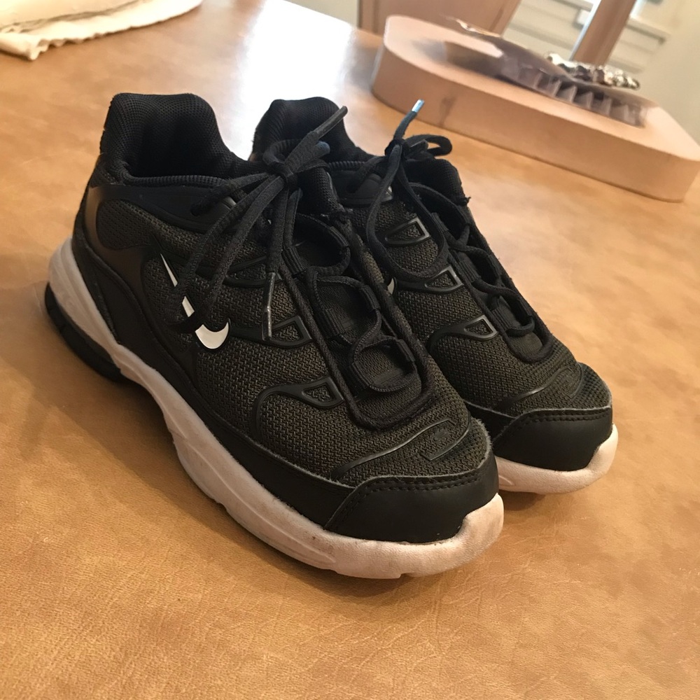 Size 10 Kids Nike Air Max